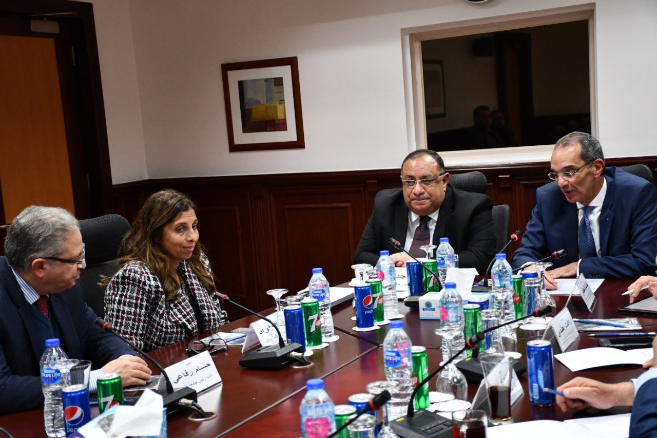 وزير الاتصالات يلتقى رئيس جامعة حلوان  (2)