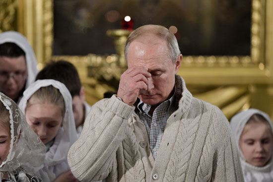 الرئيس الروسي بوتين يحضر عيد الميلاد الأرثوذكسي