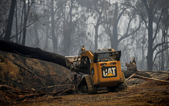 انتشال الحطام بسبب حرائق غابات استراليا