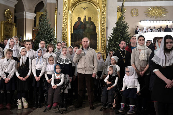 يحضر الرئيس الروسي فلاديمير بوتين عيد الميلاد الأرثوذكسية فى كاتدرائية التجلى