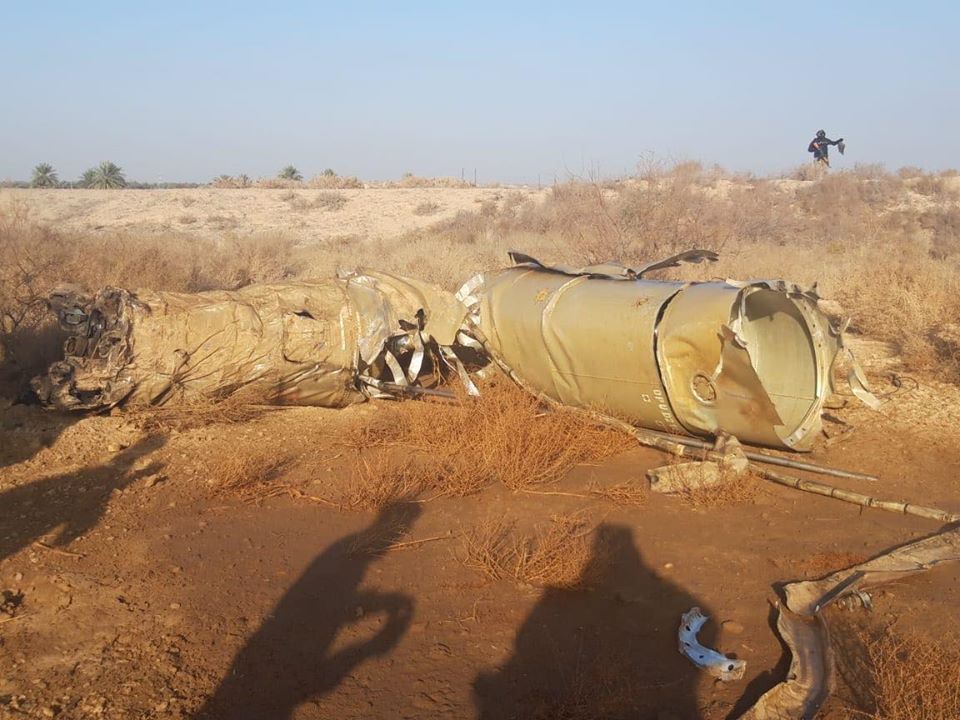 صور للصاروخ الايرانى فى ارض احدى قرى العراق