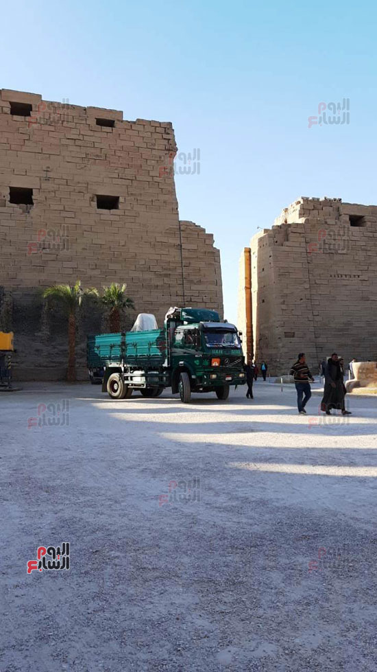 إنفراد..-بدء-أعمال-نقل-تماثيل-الكباشالأربعة-من-معابد-الكرنك-(1)