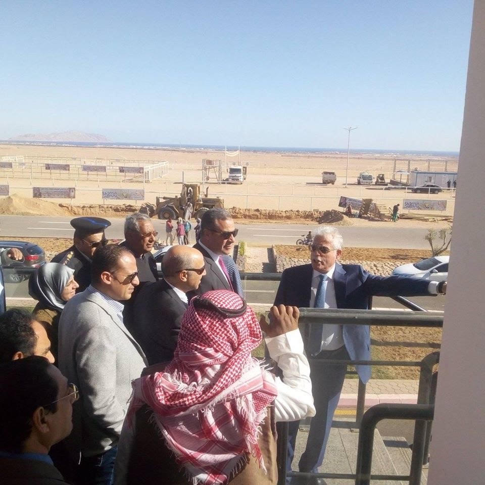 محافظ جنوب سيناء يتفقد استعداد المحافظة لسباق الهجن (2)