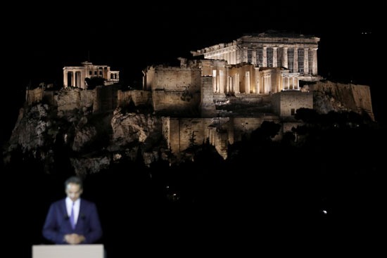 رئيس وزراء اليونان والأكروبوليس