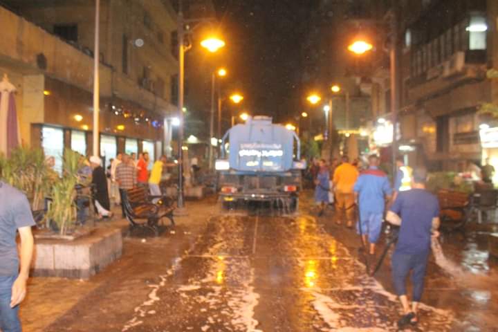 غسيل شارع الألفى وسط القاهرة (1)