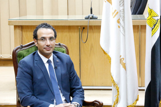 الدكتور أحمد كمال مساعد وزير التموين والإعلامية نشوى الشريف (2)