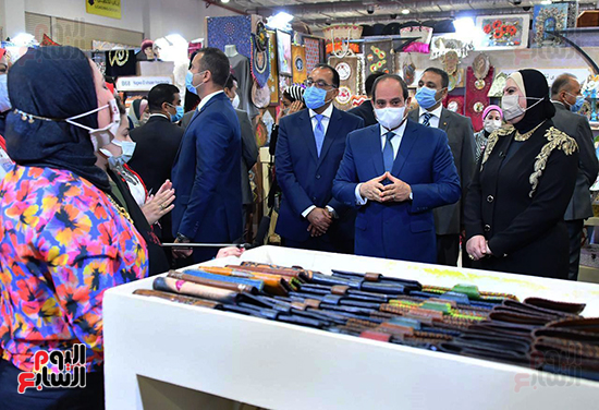 السيسى يفتتح معرض تراثنا للحرف اليدوية بمشاركة 600 صانع (2)
