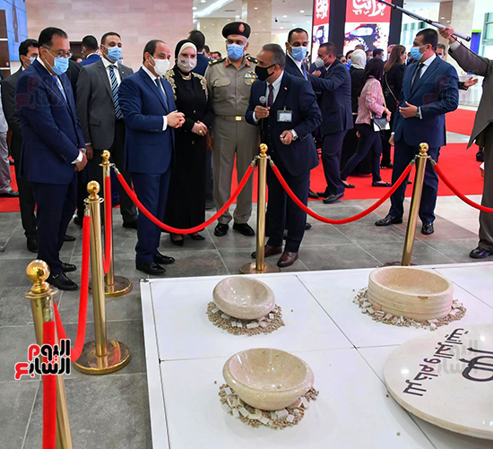 الرئيس السيسى يفتتح معرض تراثنا للحرف اليدوية الرئيس السيسى يفتتح معرض تراثنا للحرف اليدوية