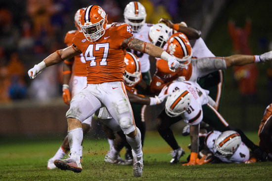 2020-10-11T025738Z_961374182_NOCID_RTRMADP_3_NCAA-FOOTBALL-MIAMI-AT-CLEMSON