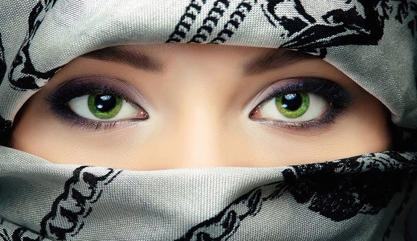 العيون الخضراء