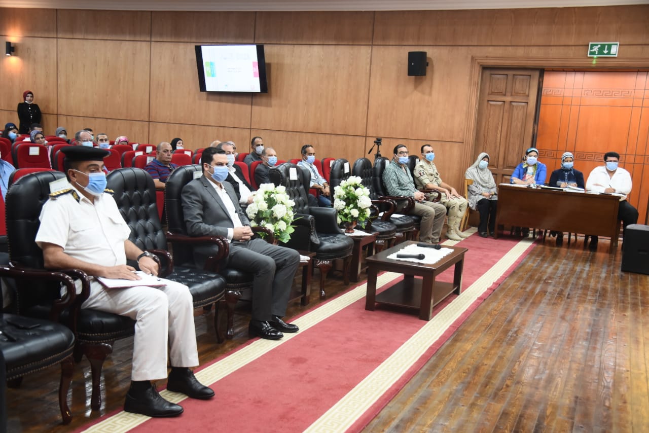 جلسة المجلس التنفيذى لمحافظة بورسعيد (3)
