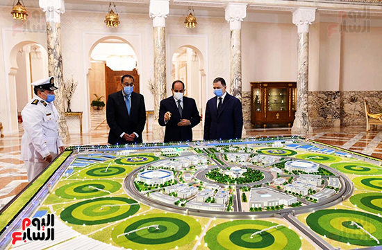 الرئيس السيسي مع الدكتور مصطفى مدبولي واللواء محمود توفيق وزير الداخلية (6)