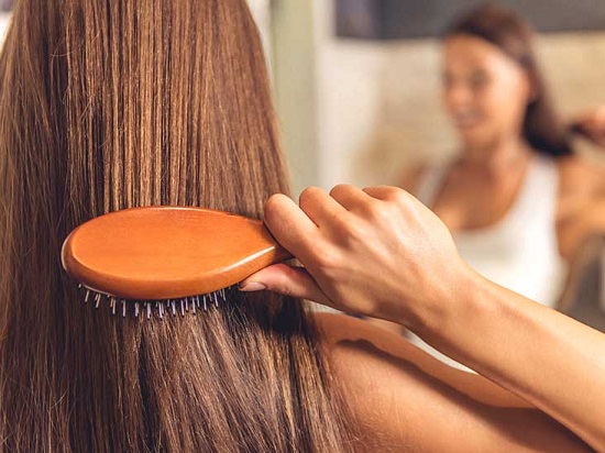 وصفات طبيعية لتنظيف الشعر