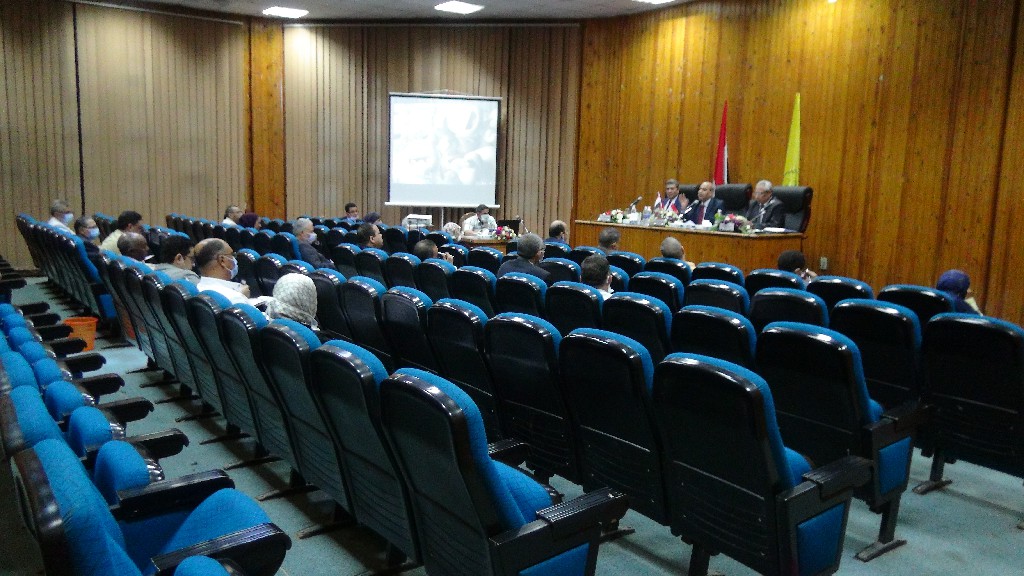 مجلس عمداء جامعة المنيا الطارئ (3)