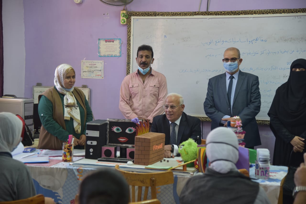 محافظ بورسعيد يتفقد عدد من المدارس  (3)