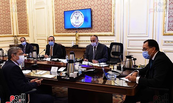رئيس الوزراء يلتقى مسئولى مجموعة العربى لاستعراض خططهم التوسعية (3)