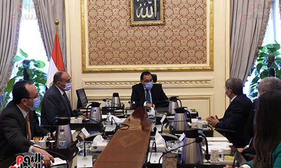 رئيس الوزراء يلتقى مسئولى مجموعة العربى لاستعراض خططهم التوسعية (1)
