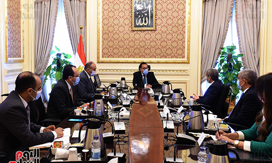 رئيس الوزراء يلتقى مسئولى مجموعة العربى لاستعراض خططهم التوسعية (5)