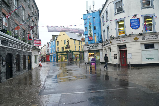 شوارع التسوق الفارغة في وسط مدن إيرلندا  (3)