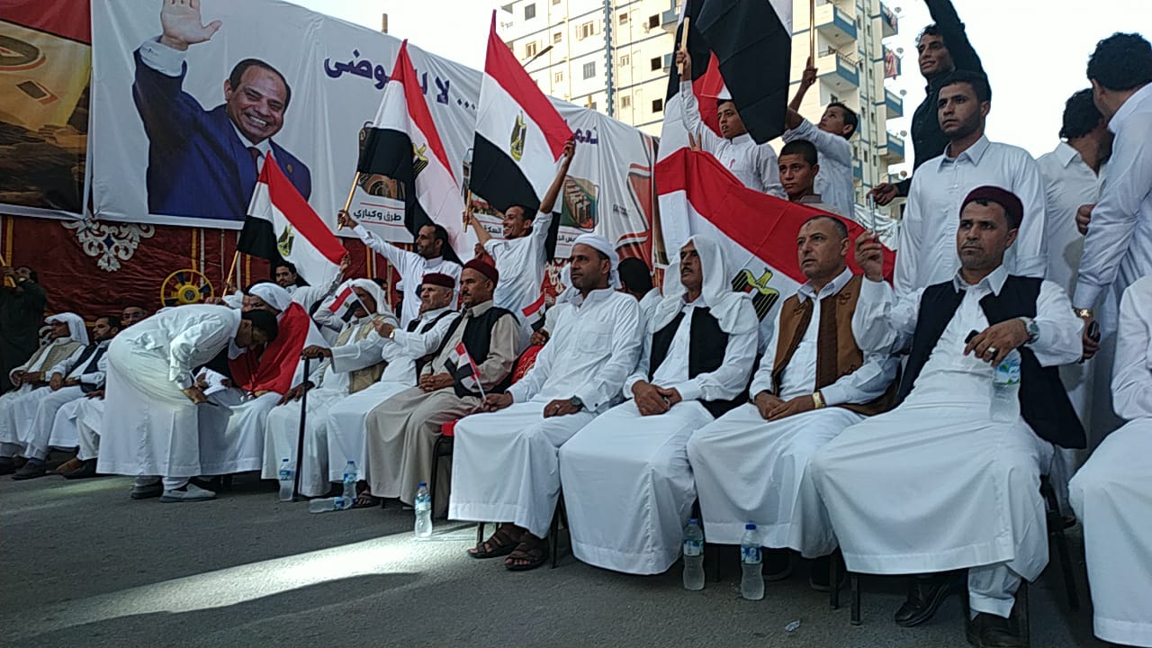 مواطنو مطروح يحتفلون بذكرى نصر أكتوبر ودعم الدولة والرئيس (4)