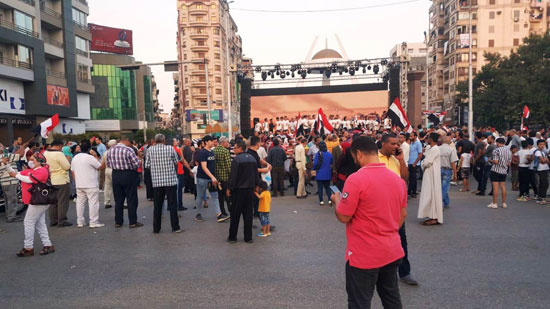 الآلاف يحتشدون بميدان الثورة (7)