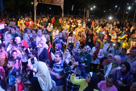 أهالى الإسماعيلية يشاركون باحتفالات ذكرى نصر أكتوبر  (15)