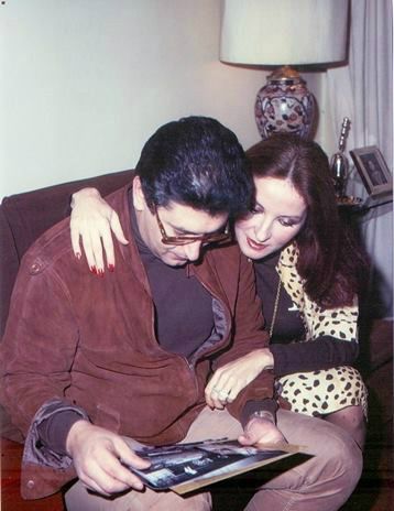 عمرو خورشيد وزوجته دينا (2)