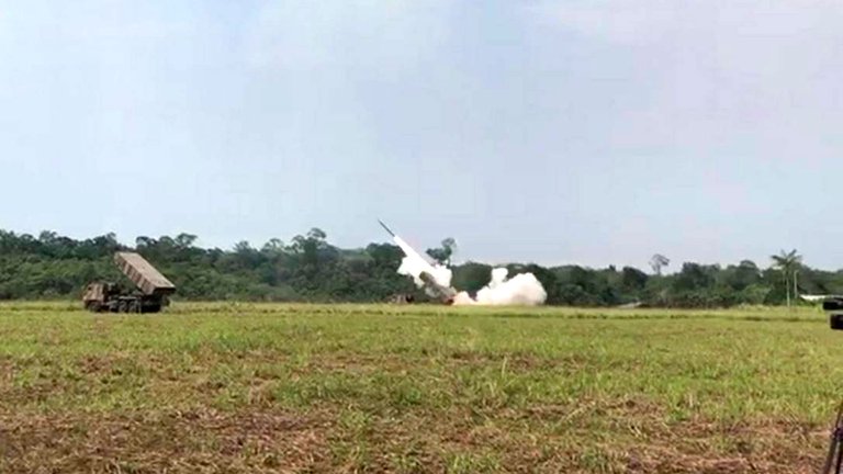 اطلاق البرازيل لصاروخ على الحدود الفنزويلية