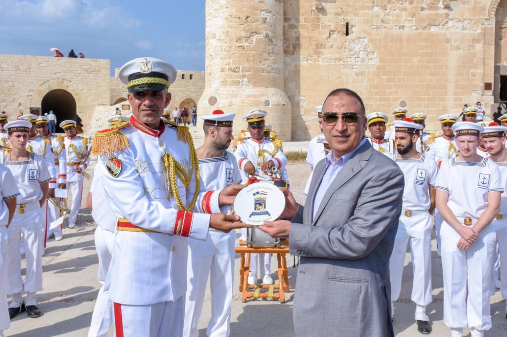 محافظ الإسكندرية يشهد حفل الفرقة الموسيقية للأسطول القومي الفرنسي بقلعة قايتباى  (3)