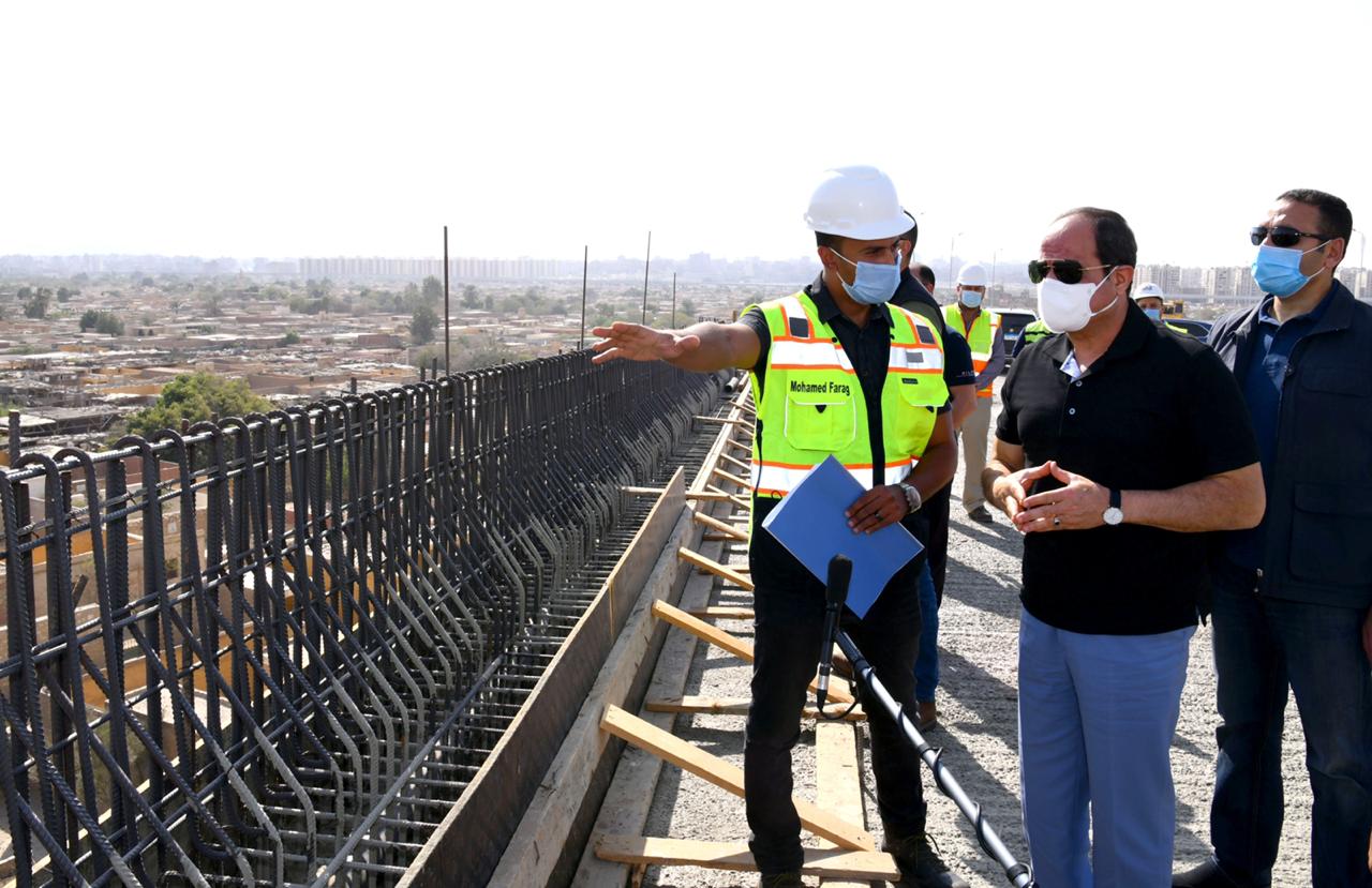 السيسى يتفقد عددا من مواقع العمل بمشروعات التطوير بشبكة الطرق فى القاهرة الكبرى (12)