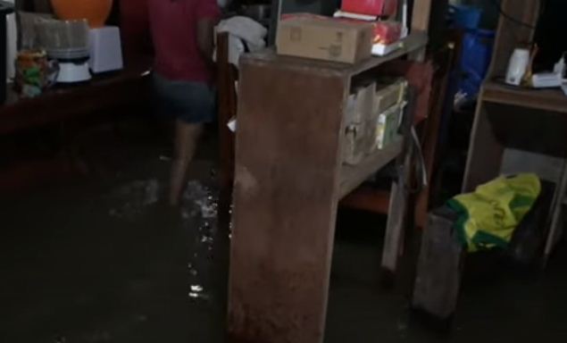 بيوت غارقة فى الفيضانات