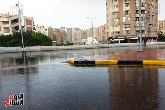90282-هطول-أمطار-غزيرة-وسط-الإسكندرية--(13)