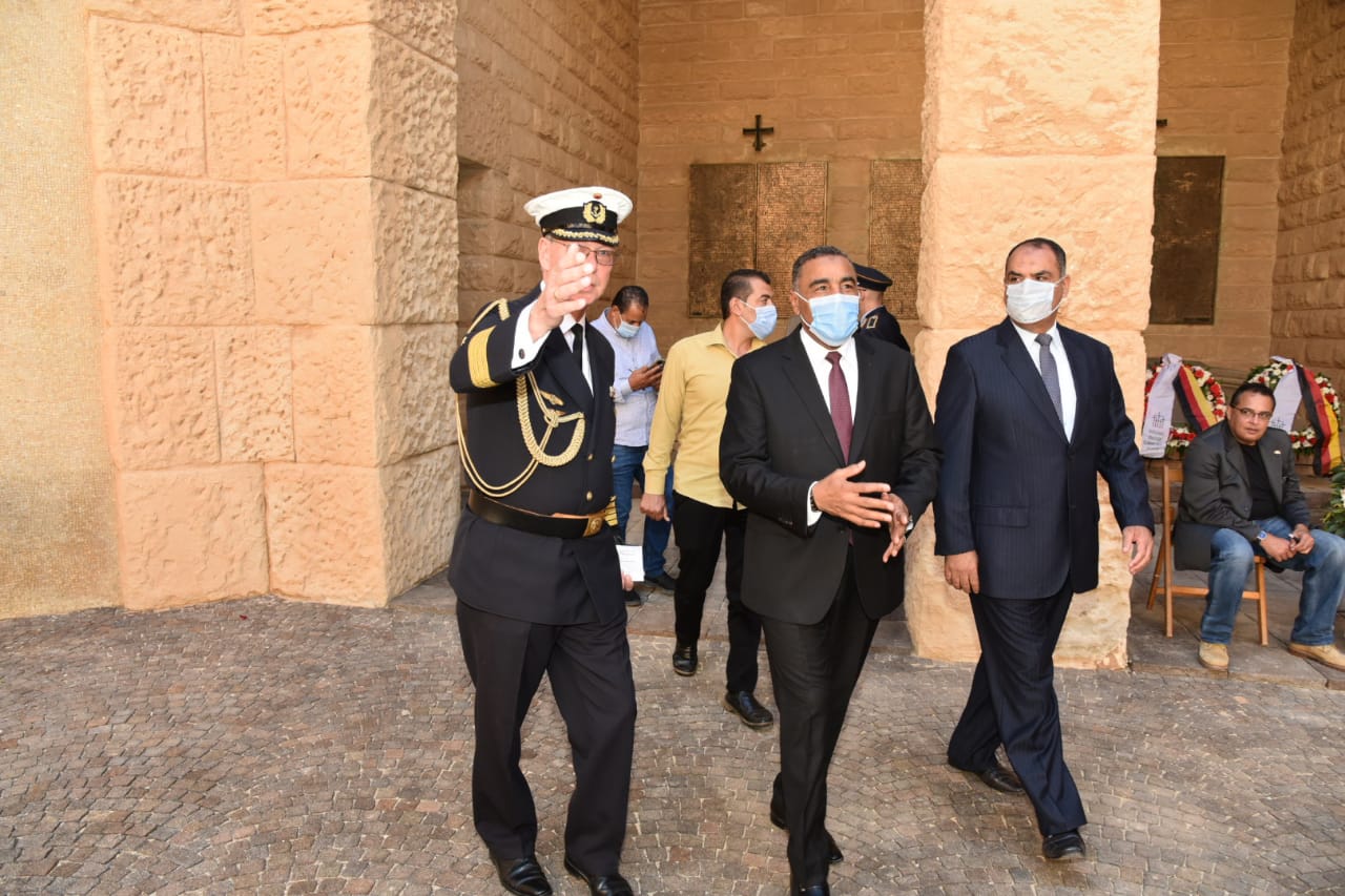 محافظ مطروح وسفير ألمانيا بالقاهرة يشهدان احتفالية ذكرى ضحايا معركة العلمين (2)
