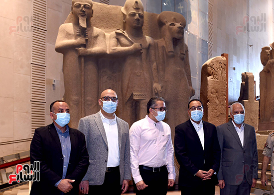 الدكتور مصطفى مدبولى رئيس الوزراء يزور المتحف المصرى الكبير (20)