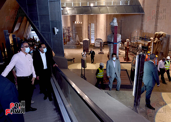 الدكتور مصطفى مدبولى رئيس الوزراء يزور المتحف المصرى الكبير (16)