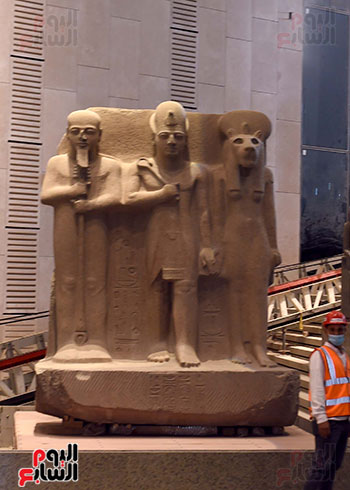 الدكتور مصطفى مدبولى رئيس الوزراء يزور المتحف المصرى الكبير (13)