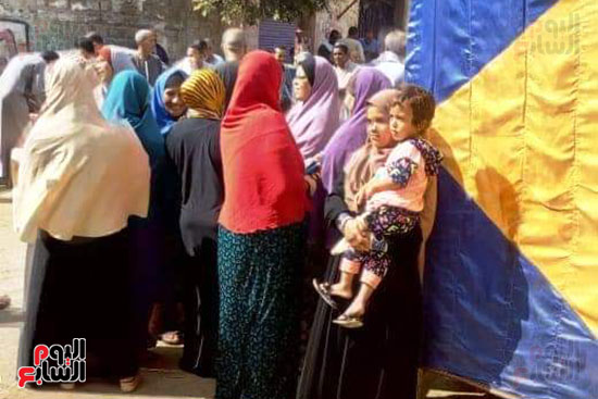السيدات يتصدرن المشهد فى أول أيام انتخابات النواب ببنى سويف (3)