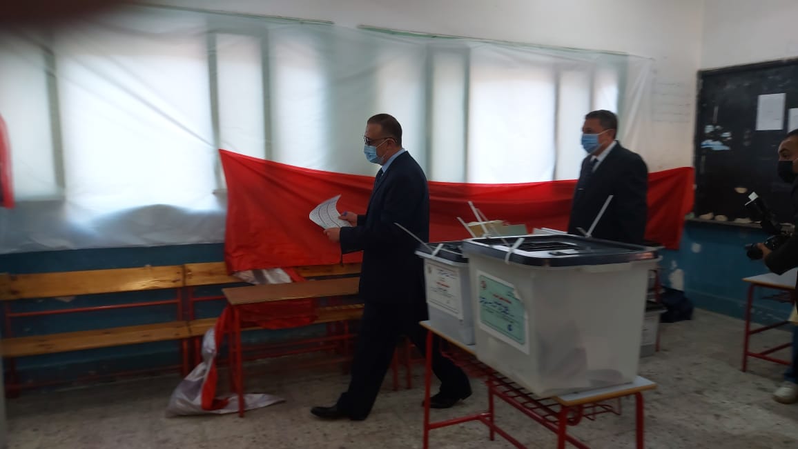 محافظ الإسكندرية يدلى بصوته فى الانتخابات البرلمانية (8)
