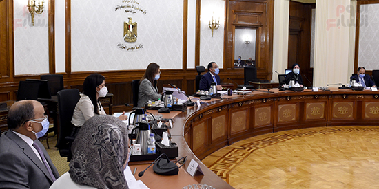 رئيس الوزراء يجتمع بمجلس ادارة جهاز تنمية المشروعات المتوسطة والصغيرة (2)