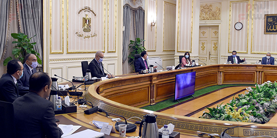اجتماع متابعة ملفات عمل وزارة الإسكان (14)
