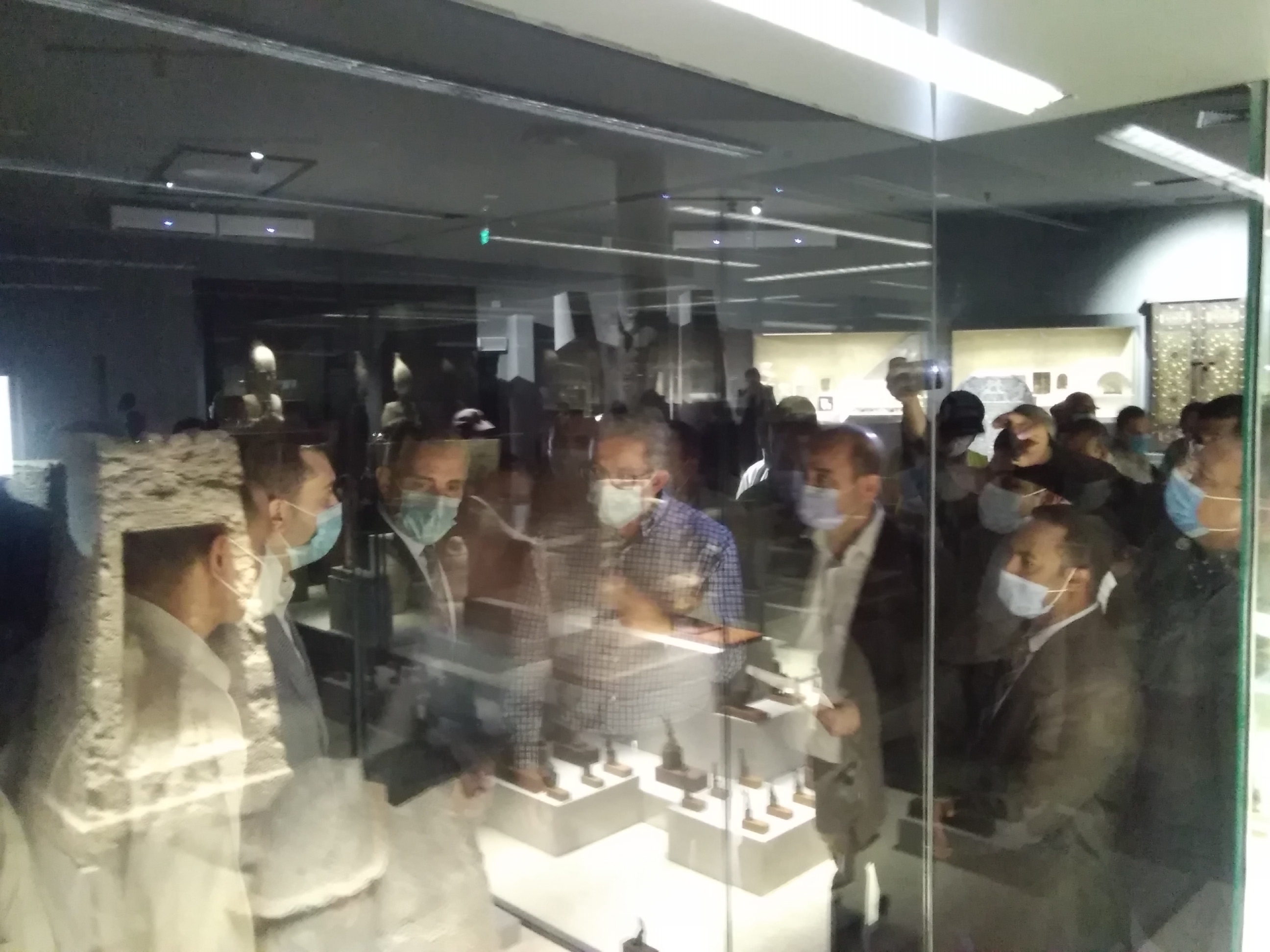 وزير السياحة واللواء جمال نور الدين يتفقدون متحف كفر الشيخ (2)