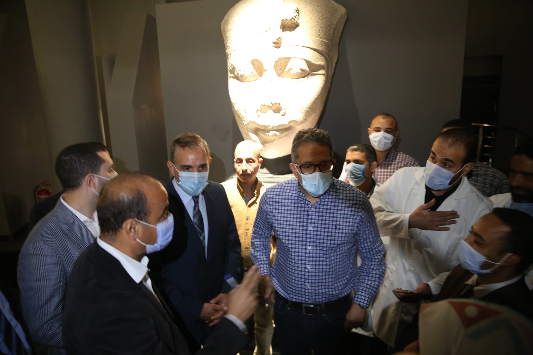 وزير السياحة واللواء جمال نور الدين يتفقدون متحف كفر الشيخ (21)