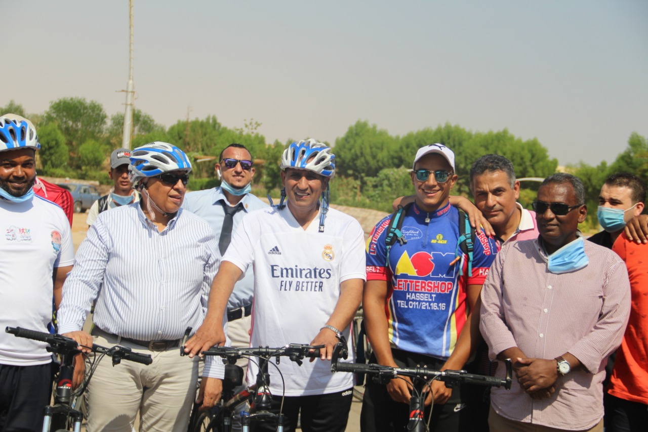 انطلاق ماراثون الدراجات بمشاركة رئيس الجامعة  (4)
