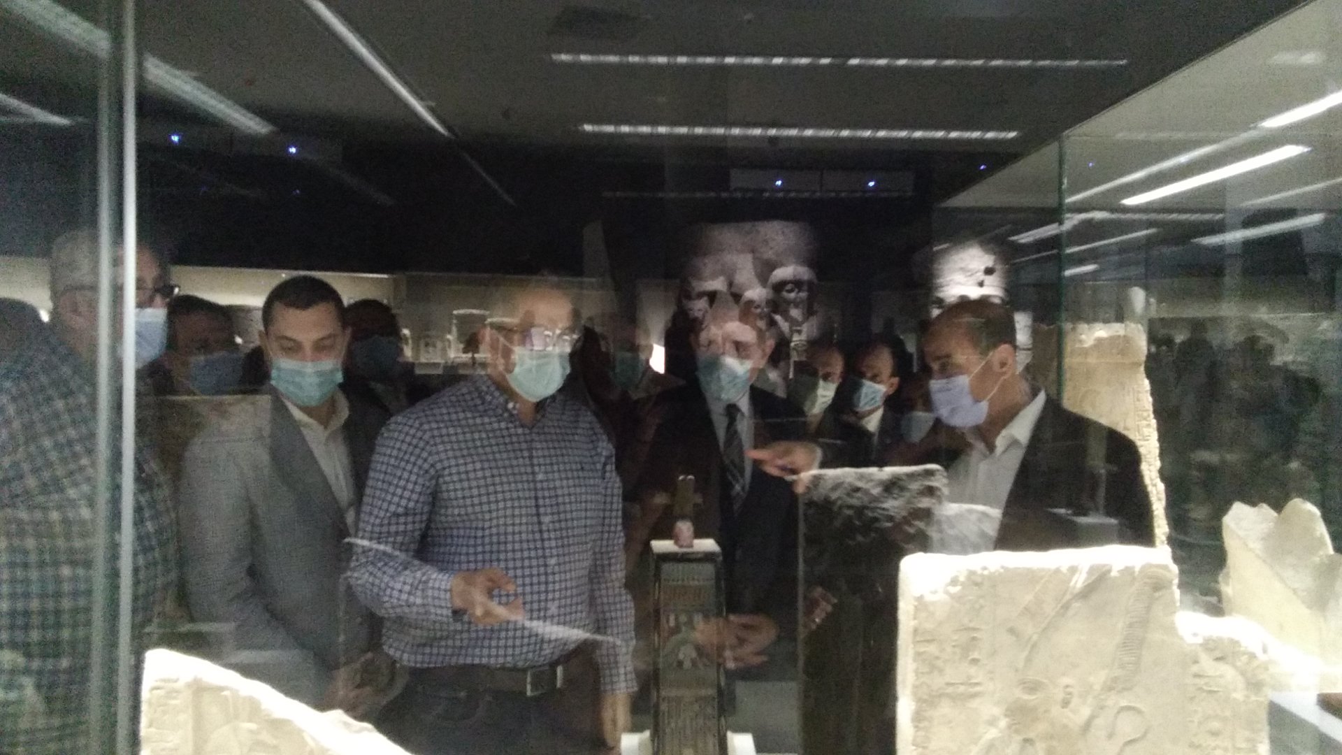 وزير السياحة واللواء جمال نور الدين يتفقدون متحف كفر الشيخ (11)