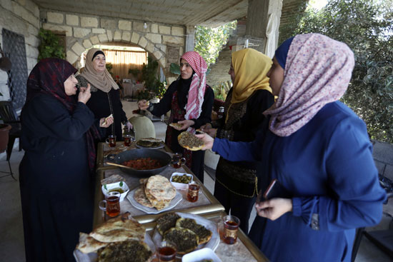 طعام ريفى طازج تقدمه صباح لأصدقائها
