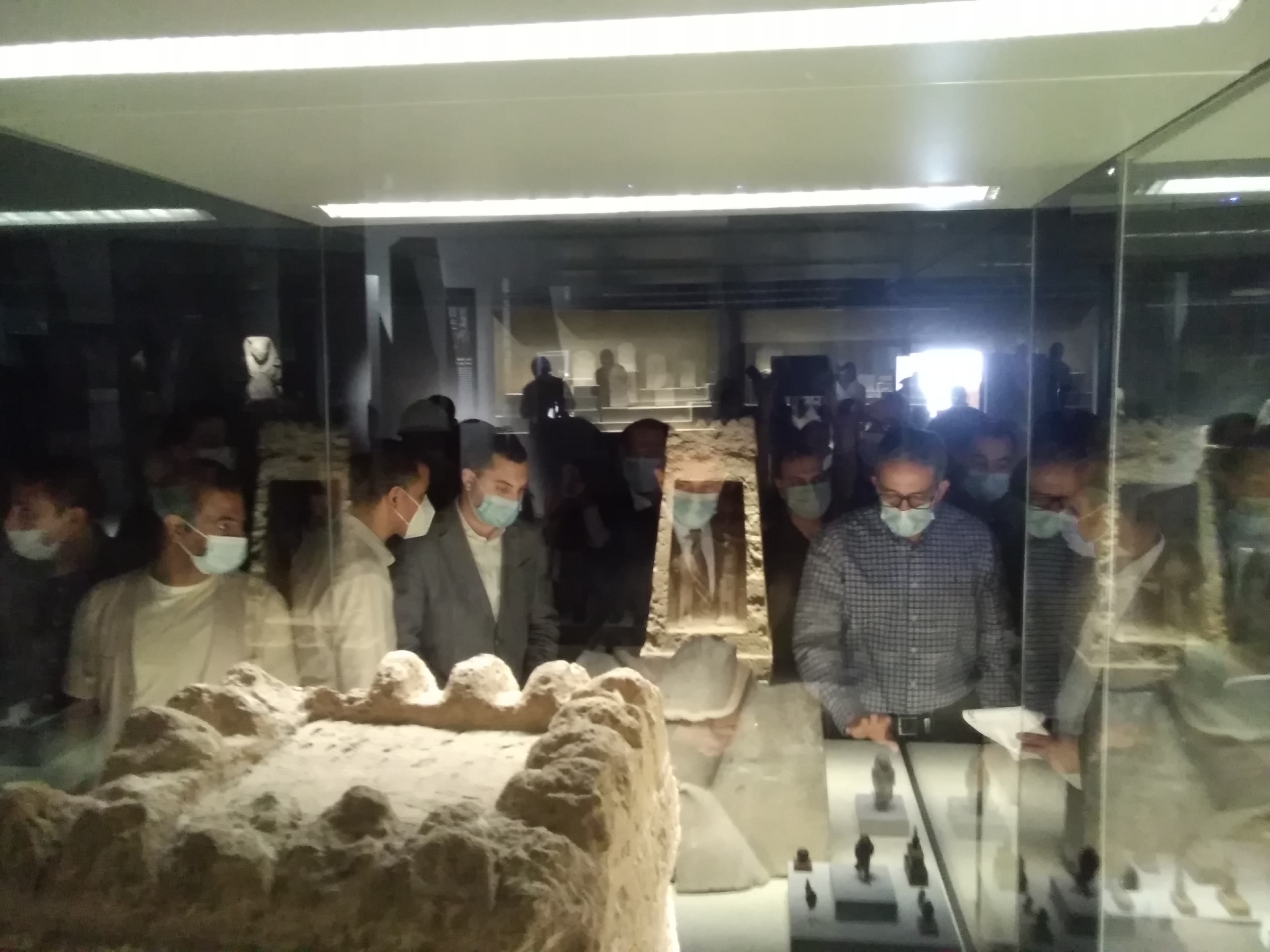 وزير السياحة واللواء جمال نور الدين يتفقدون متحف كفر الشيخ (3)