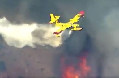 استخدام طائرات لاطفاء حرائق الغابات