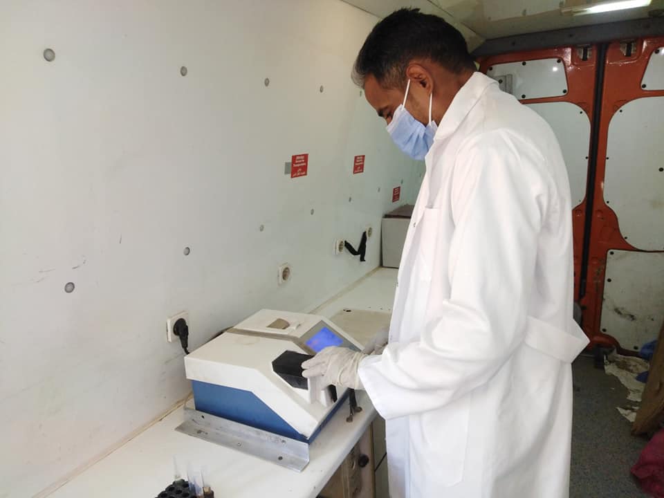 توقيع الكشف المجاني على 3381  مواطن خلال القوافل الطبية بادفو و كوم امبو  (10)