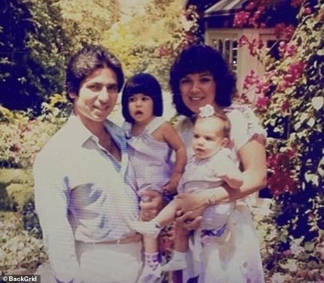 35024532-8895491-Former_couple_Robert_married_Kris_Jenner_now_64_in_1978_and_duri-m-16_1604052491522