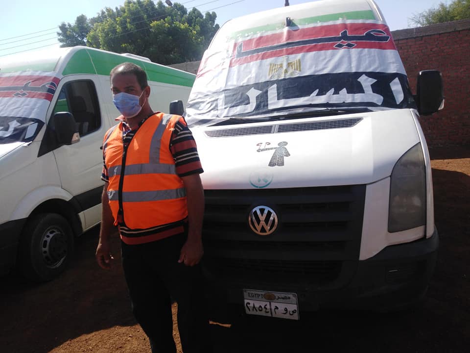 توقيع الكشف المجاني على 3381  مواطن خلال القوافل الطبية بادفو و كوم امبو  (17)